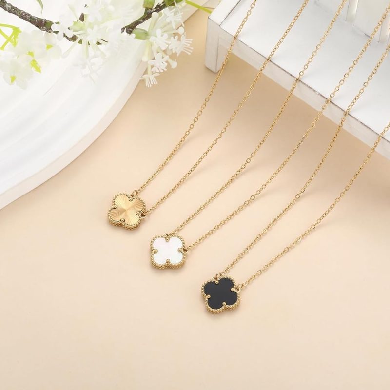 Clover pendant clavicle necklace