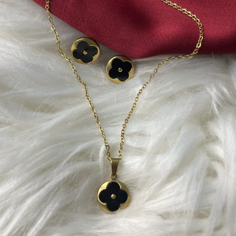 Stainless steel 18k gold polish necklace  & pendant set