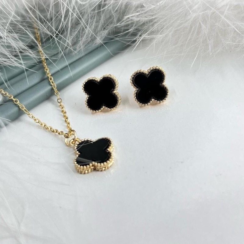 18k gold polished stainless steel necklace and earrings set