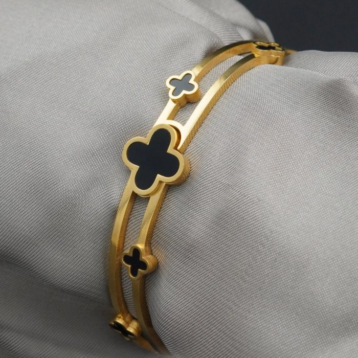 💫ইমপোর্টেড টাইটানিয়াম ব্রেসলেট💫 22k gold polished,1 year polish guarantee