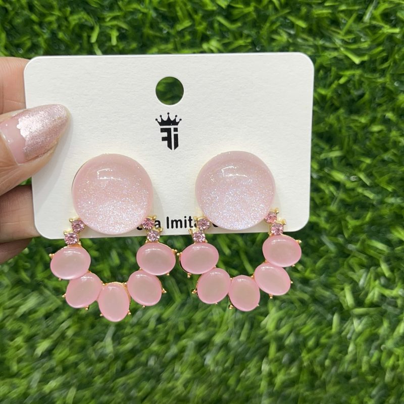 Fashionable earrings for women.