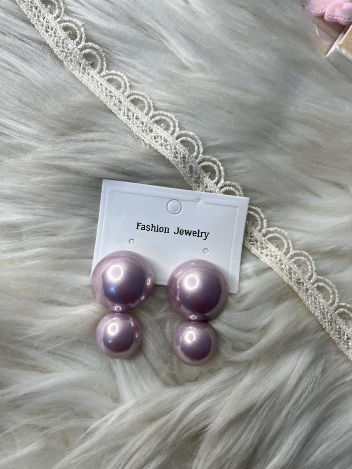 Big pearl stylish earrings
