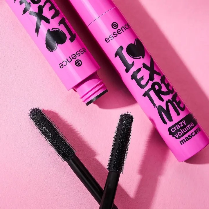 essence I love Extre-me Crazy Volume Mascara