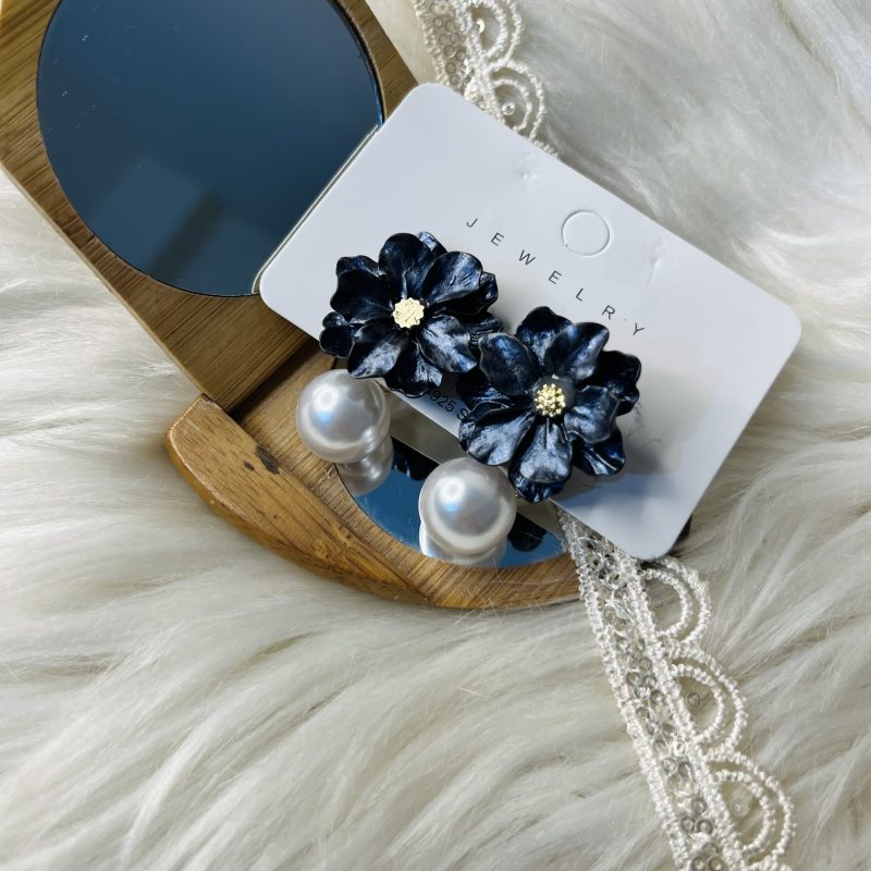 Korean stylish floral earrings