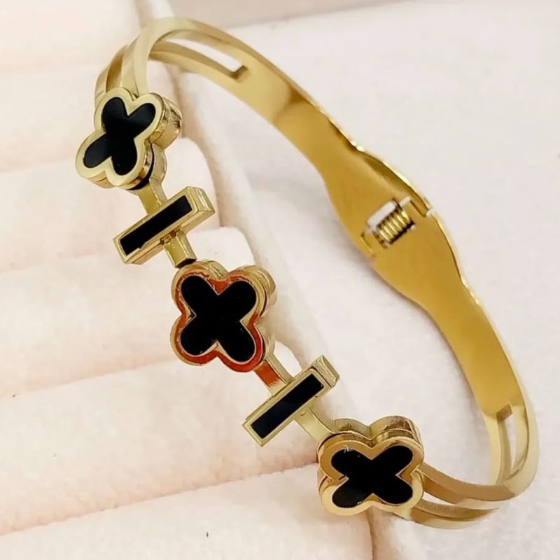 Titanium steel 18k gold polished bracelet with 100% color guarantee
