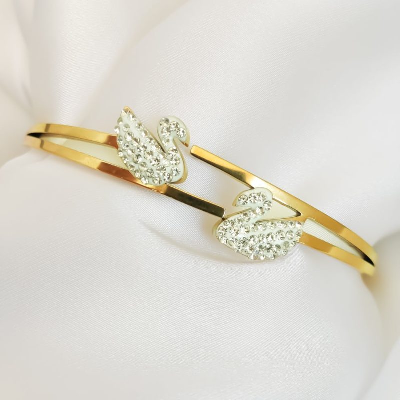 Titanium white swan bracelet with100% color guarantee
