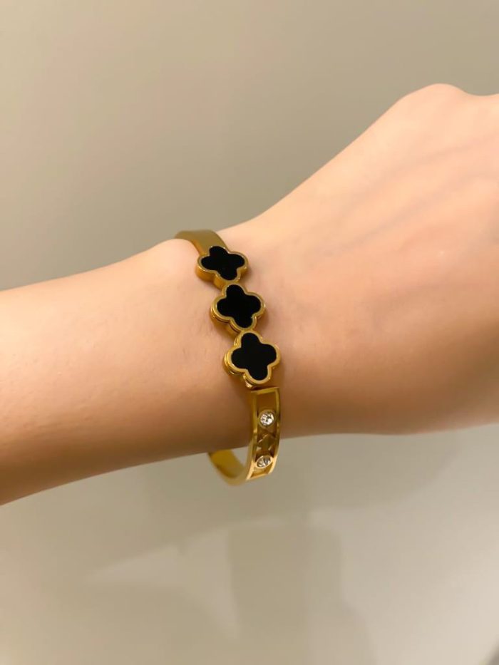 3 cllover titanium steel bracelet