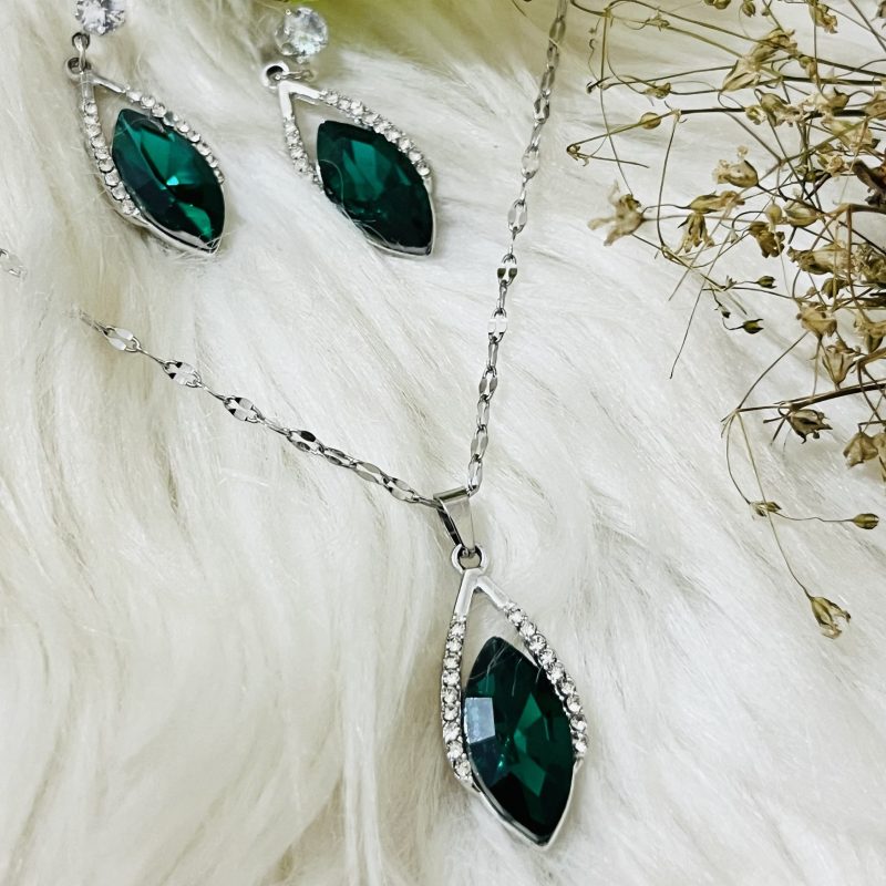 Beautiful Green earrings and Necklace set .