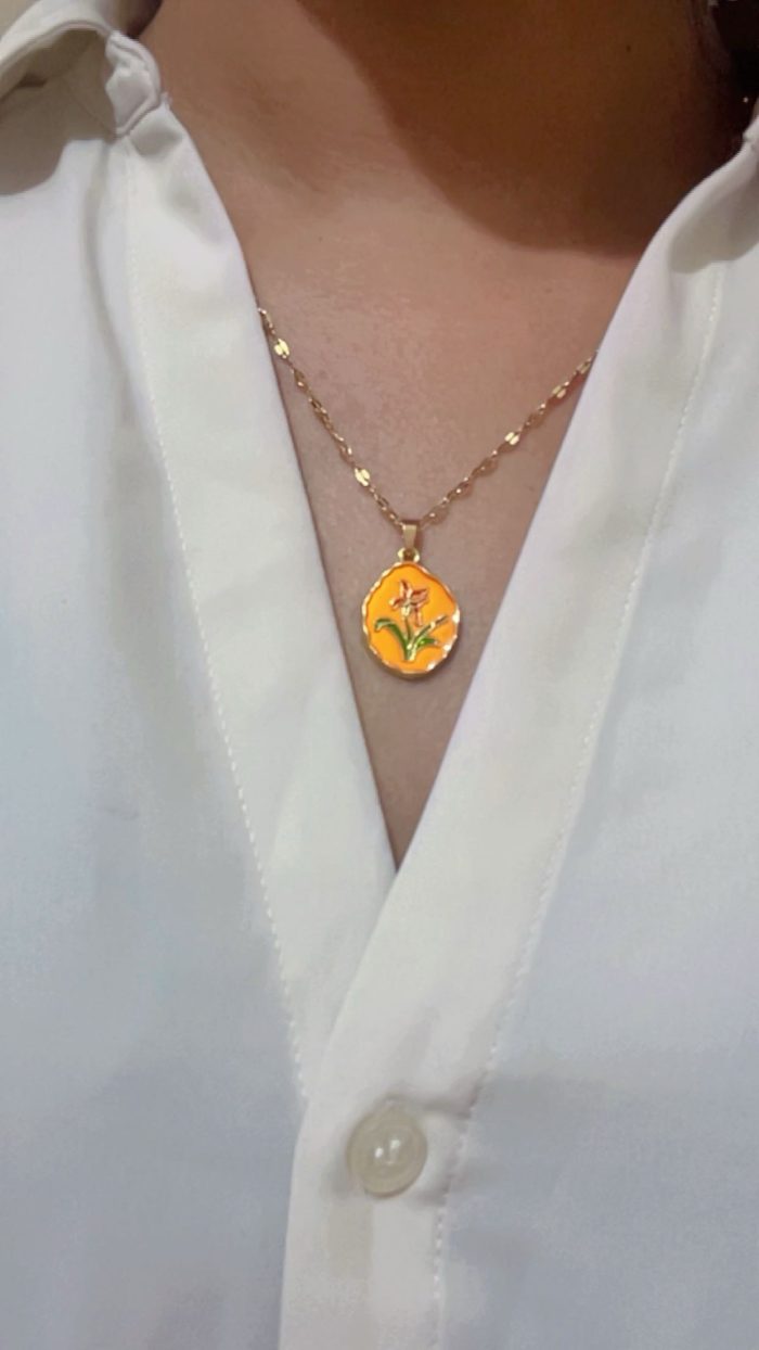 Korean beauty pendant with titanium stainless steel chain - Image 3