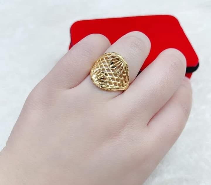 Luxury Design Fashionable New Model Xuping Finger Ring . Gold plated finger ring with 6 months+ color guarantee.
