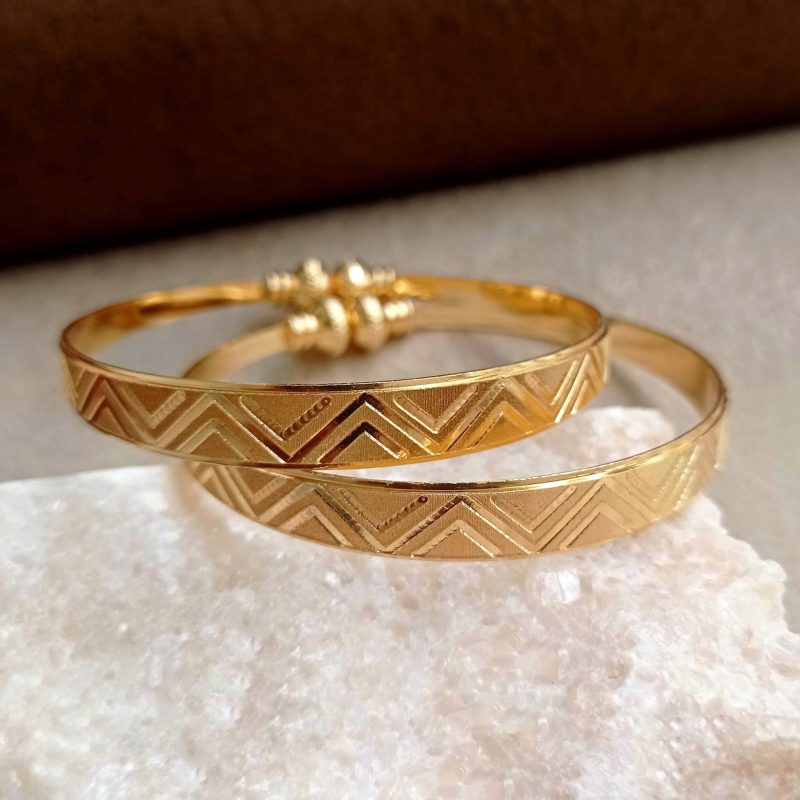 Original gold plated bangles pairs with color guarantee