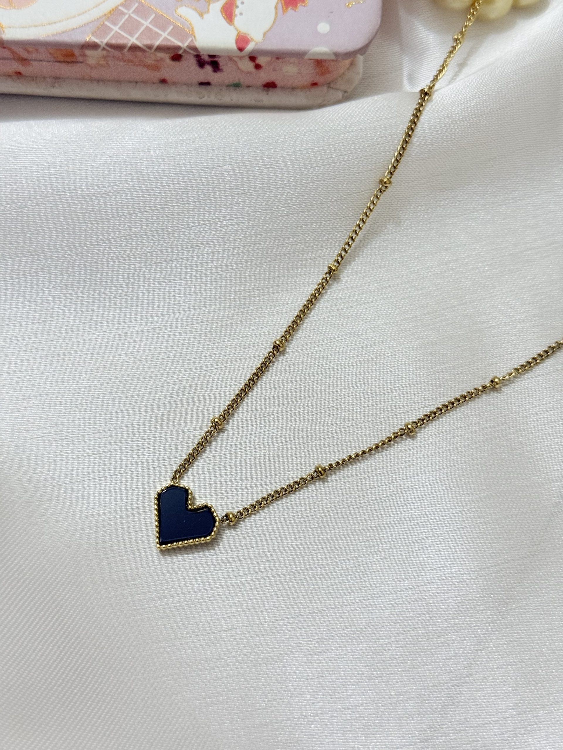 Stainless steel Titanium 22k gold plated imported black heart pendant with chain