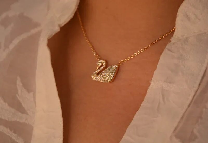 Swan Sparkle Elegance Necklace